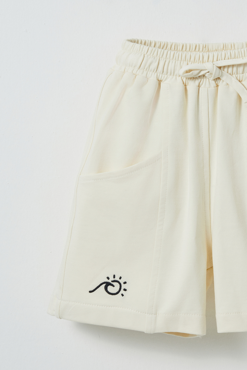 Ecru Embroidered Detailed Piping Bermuda Shorts - 2